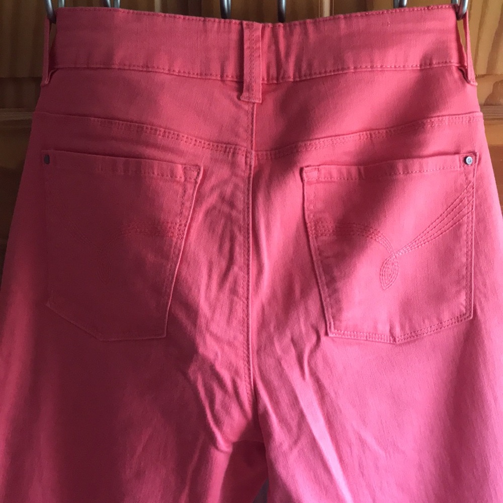 Capris - Picture 3 of 4